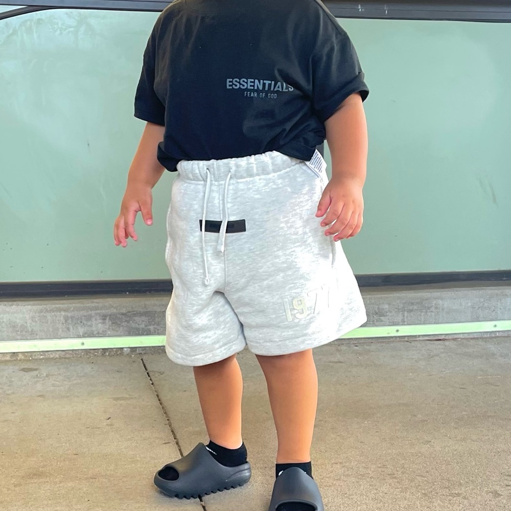 Essential kids shirt